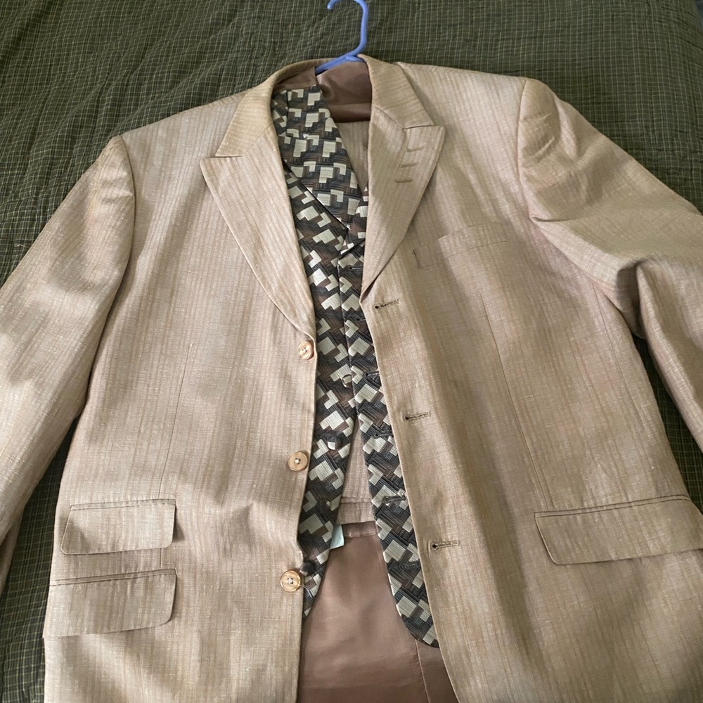 Tan suit W/vest Coat with Classic Lapel and Textured Fabric